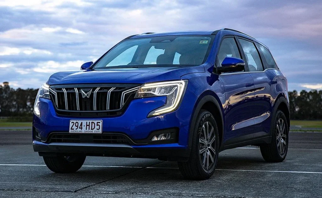 Mahindra XUV700 AX7 Wagon